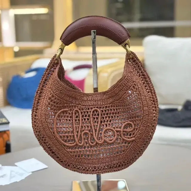 CHLOÉ HOT SUMMER BANANA BAGS IN RAFFIA