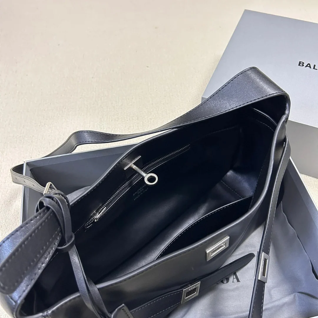 BEL AIR MEDIUM SHOULDER BAG FOR HER IN BLACK – BALENCIAGA