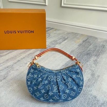 POCHETTE VALLEY BAG BY LOUIS VUITTON