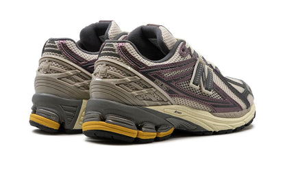 NB 1906R "LICORICE"