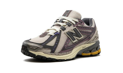 NB 1906R "LICORICE"