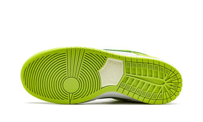 NK SB Dunk Low Pro Sour Apple